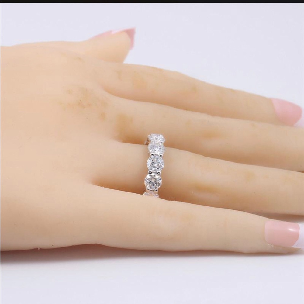 Eternity Round Cut Ring 💎